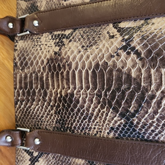 Snake Skin Laptop Cross Body - Picture 7 of 12